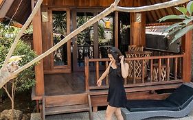 Yoki'S Bungalows